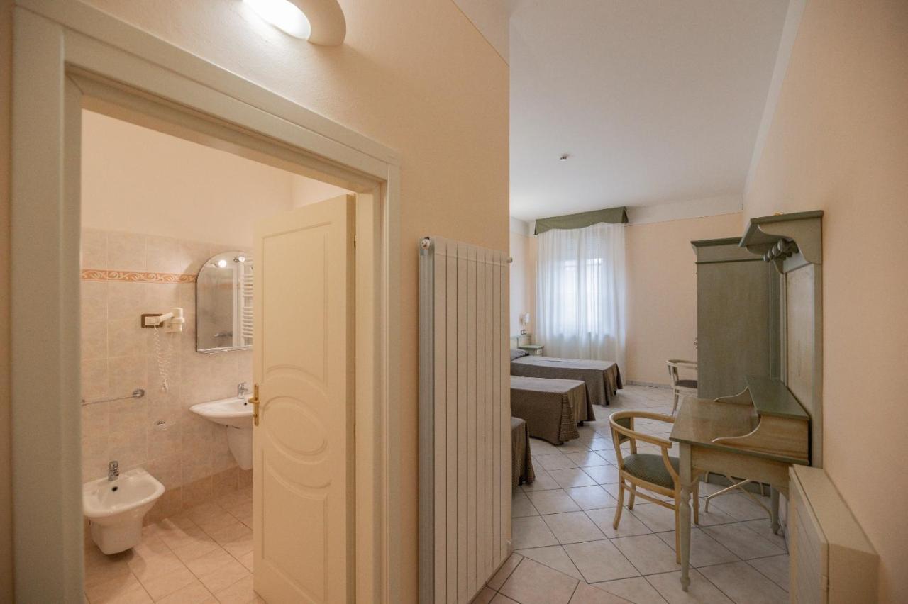 Villa Santa Margherita - B&B กอร์โตนา ภายนอก รูปภาพ