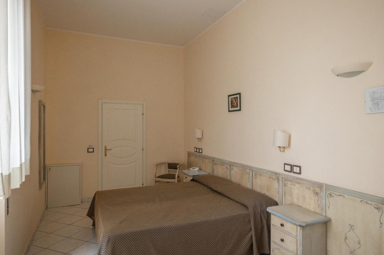 Villa Santa Margherita - B&B กอร์โตนา ภายนอก รูปภาพ