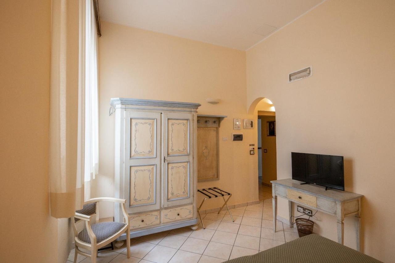 Villa Santa Margherita - B&B กอร์โตนา ภายนอก รูปภาพ
