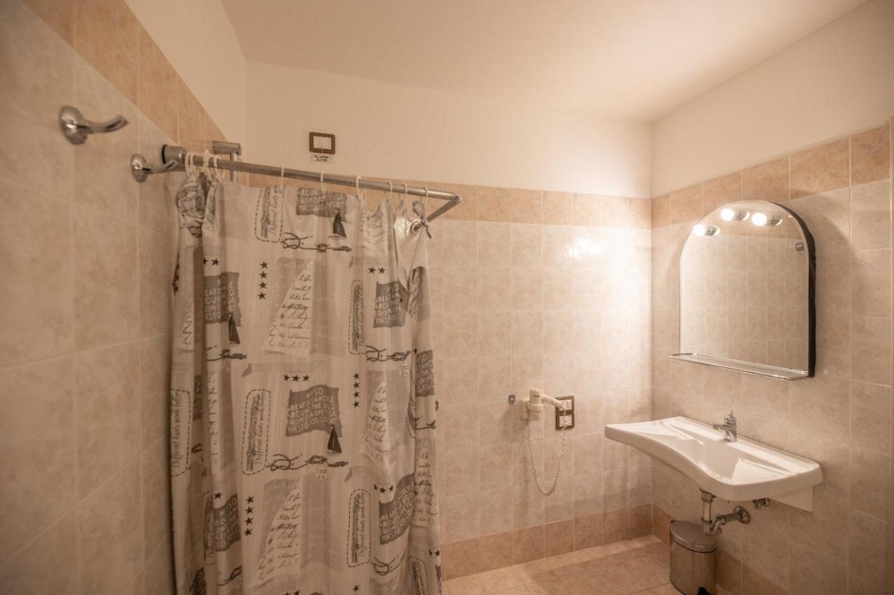 Villa Santa Margherita - B&B กอร์โตนา ภายนอก รูปภาพ