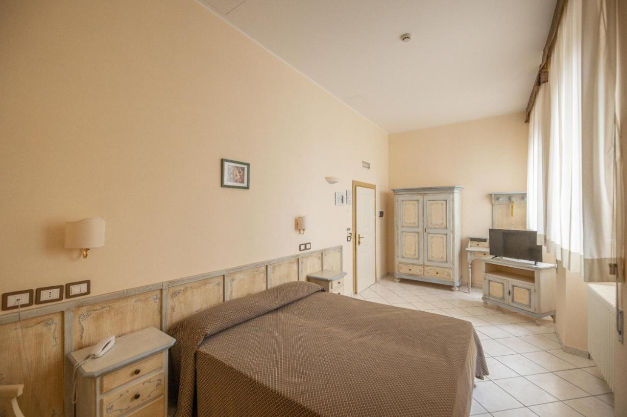 Villa Santa Margherita - B&B กอร์โตนา ภายนอก รูปภาพ