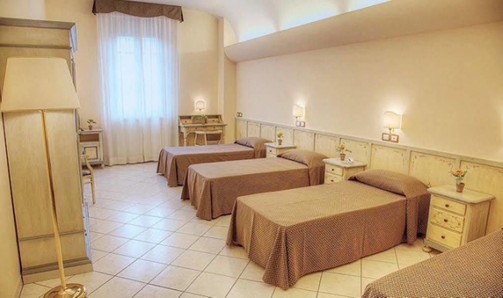 Villa Santa Margherita - B&B กอร์โตนา ภายนอก รูปภาพ