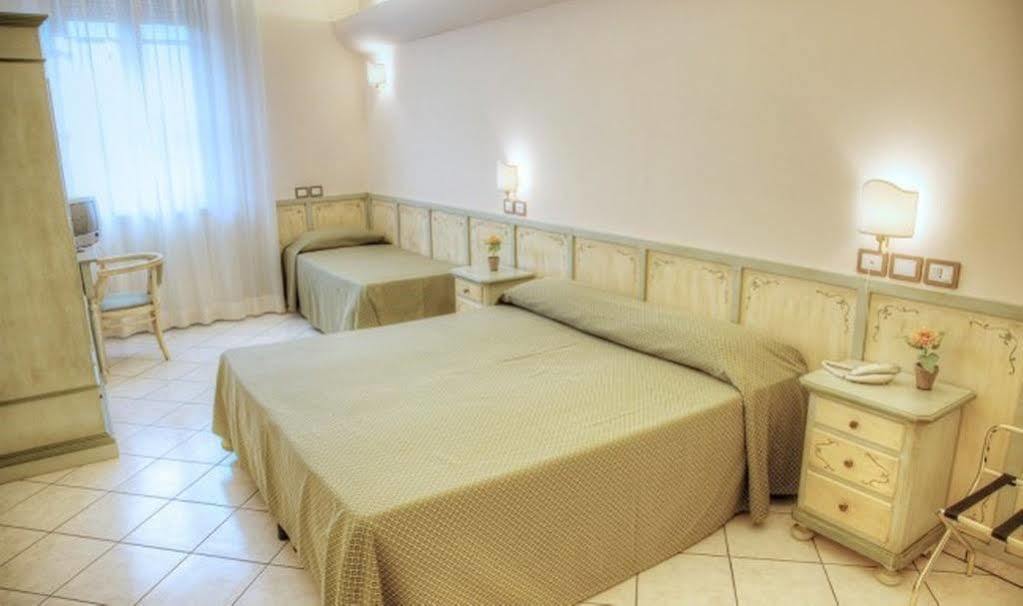 Villa Santa Margherita - B&B กอร์โตนา ภายนอก รูปภาพ
