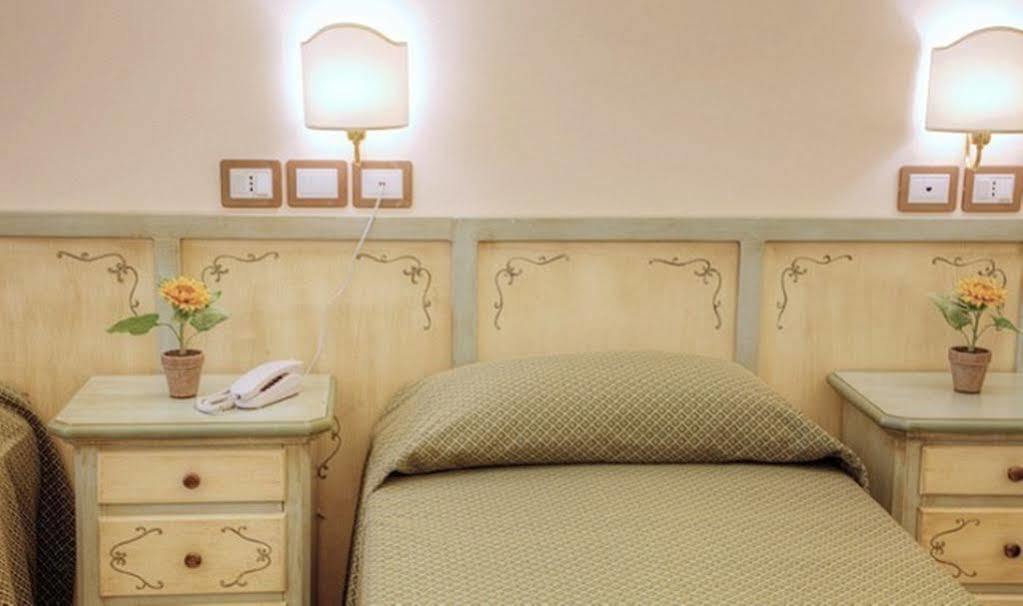 Villa Santa Margherita - B&B กอร์โตนา ภายนอก รูปภาพ
