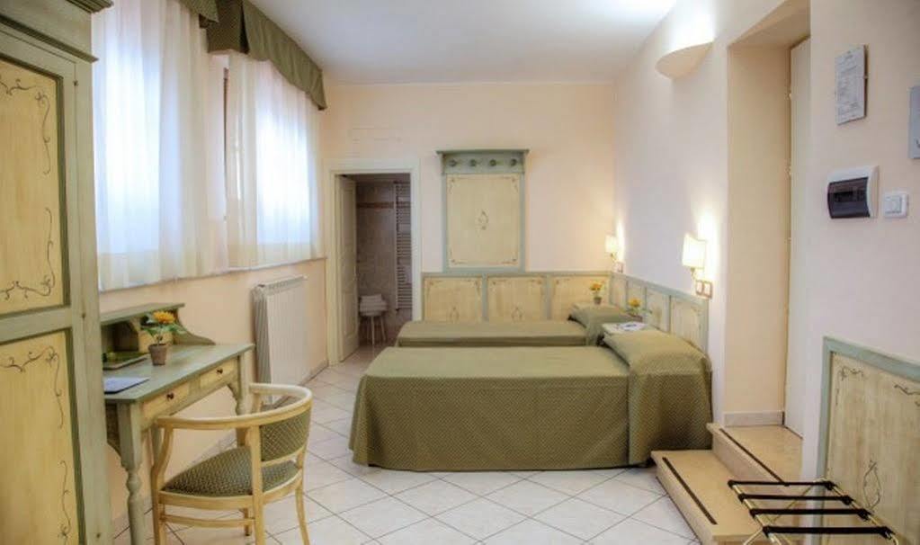 Villa Santa Margherita - B&B กอร์โตนา ภายนอก รูปภาพ